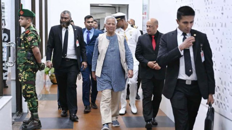 ইতালি থেকে দেশে ফিরেছেন প্রধান উপদেষ্টা
