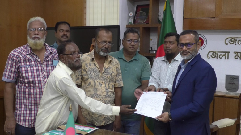 যশোরে জবরদস্তি বৈদ্যুতিক সঞ্চালন লাইন স্থাপন বন্ধের দাবিতে স্মারকলিপি