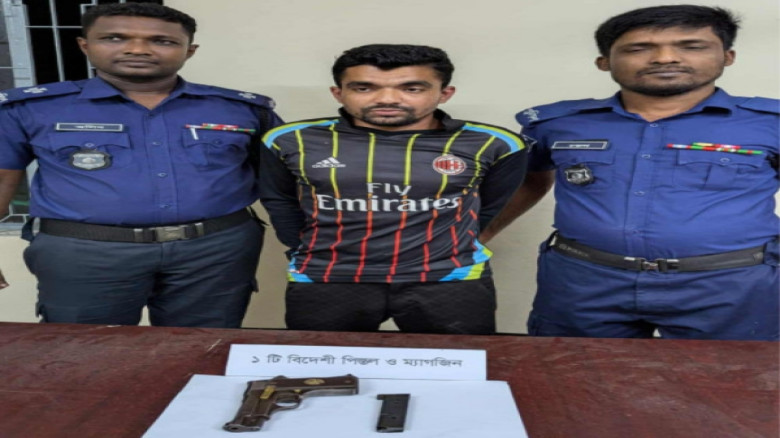 যশোরে অস্ত্রসহ চিহ্নিত সন্ত্রাসী রয়েল গ্রেপ্তার