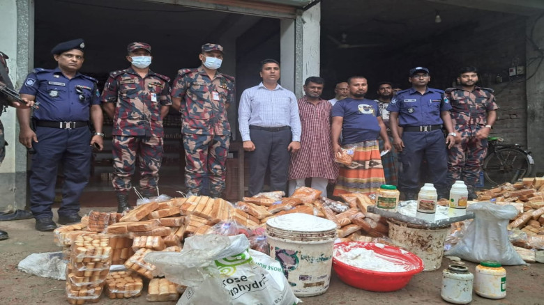 ভোক্তা অধিকারের অভিযানে শার্শার গোগা বাজারে মোহনা ও আখি ফুডকে ২ লাখ টাকা জরিমানা