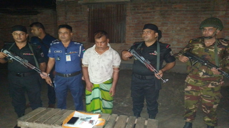 কালীগঞ্জে বিদেশী পিস্তল সহ একাধিক মামলার আসামি শীর...
