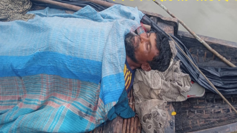 সুন্দরবনে নিষেধাজ্ঞা অমান্য করে মাছ ধরতে গিয়ে জেলে...