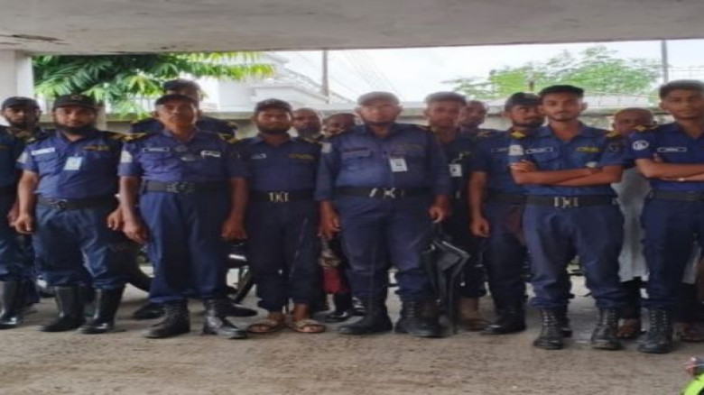 বেনাপোল বন্দরে নিরাপত্তাকর্মীদের কাছে ঘুষ  দাবি