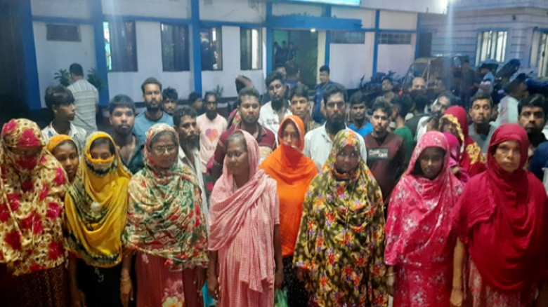 যশোরে ককটেল বিস্ফোরণে তিন ভাই আহত,