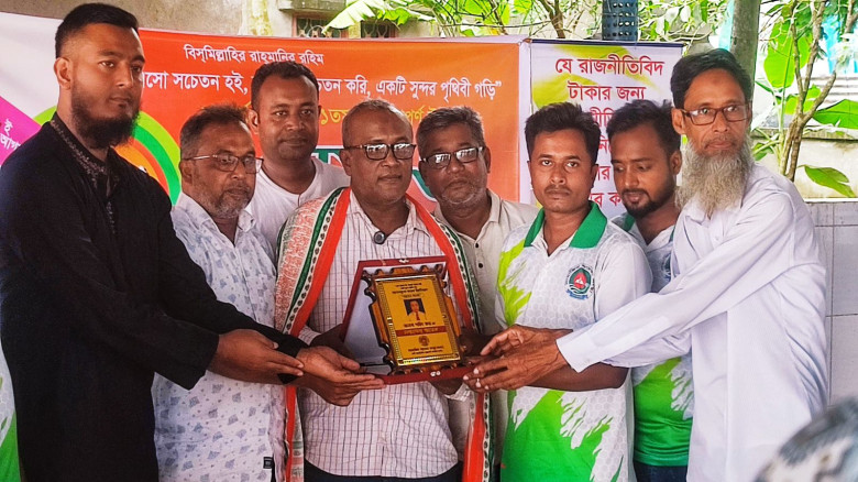 যশোরে সাংবাদিক শহিদ জয় সংবর্ধিত