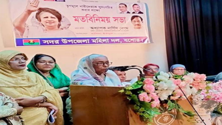 যশোরে বিএনপির নেত্রী নার্গিস বেগম: "ভোগ-বিলাস নয়, জনগণের কল্যাণে রাজনীতি করি"
