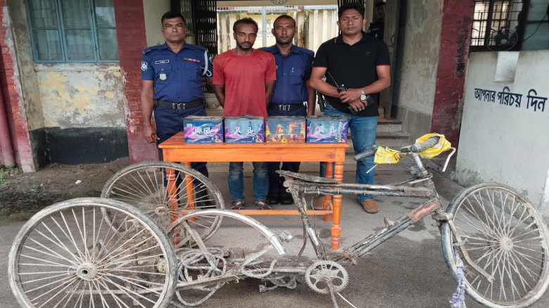 অভয়নগরে ভ্যান চালক লিমন হত্যার খুনি গ্রেপ্তার