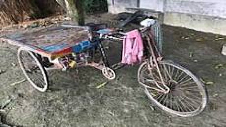 কেশবপুরে বাবার ভ্যান চালাতে গিয়ে ছেলের মৃত্যু