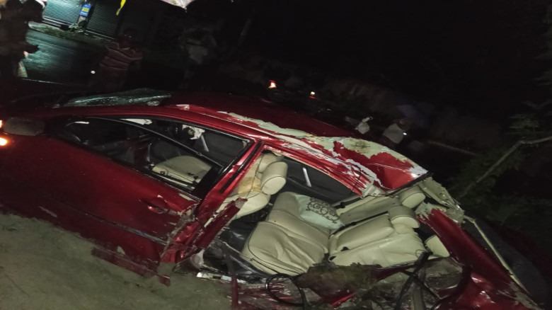 প্রাইভেটকার কাভার্ড ভ্যানের সংঘর্ঘে মেয়ের মৃত্যু, বাবা-মা ও কাভার্ডভ্যান চালক আহত