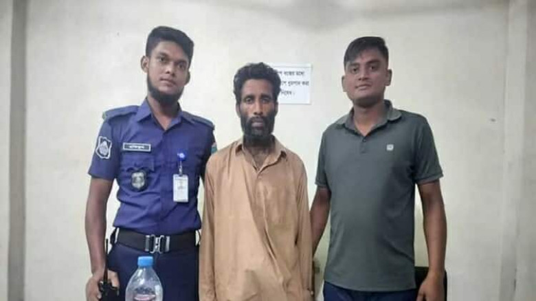 যশোর জেনারেল হাসপাতালের ভেতরে ইয়াবা ও গাঁজা সেবনের সময় আটক এক