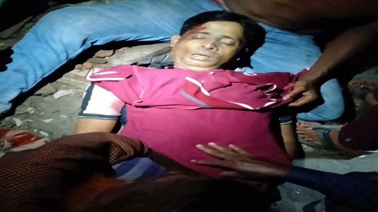 যশোরের মণিরামপুরে ওয়ার্ড আ'লীগের সেক্রেটারিকে কুপ...