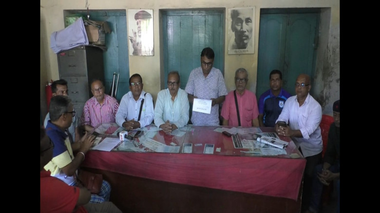 যশোরে ভবদহ এলাকার সুইচ গেটের সবগুলো কপাট খুলে দেওয়ার দাবিতে সংবাদ সম্মেলন