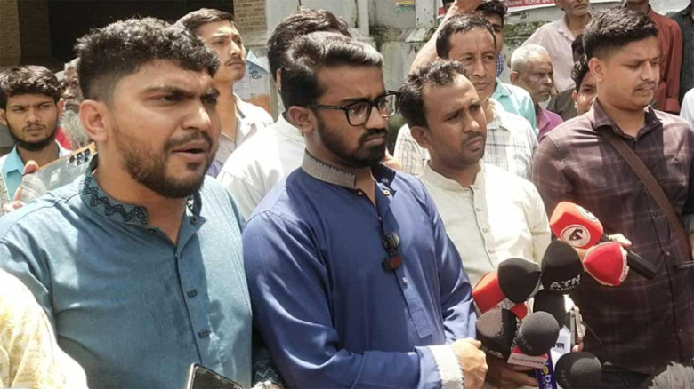 নুরুল হক নুরকে বিদেশে নেওয়া হতে পারে : রাশেদ খাঁন