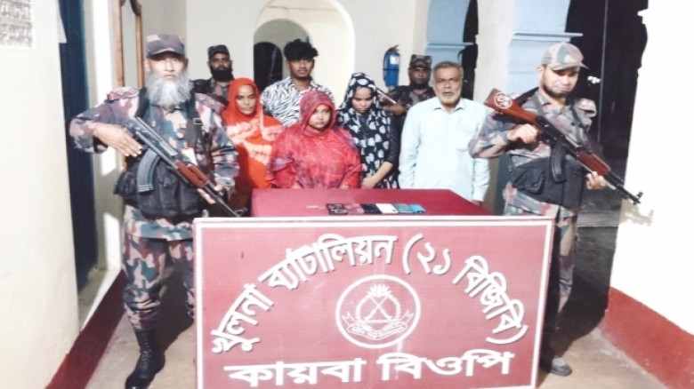 শার্শা সীমান্তে অবৈধভাবে ভারতে প্রবেশের সময় পাঁচ বাংলাদেশি আটক