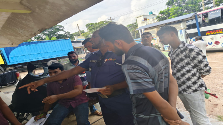 যশোরের অভয়নগরে ৮ যানবাহনে ১৯ হাজার টাকা জরিমানা