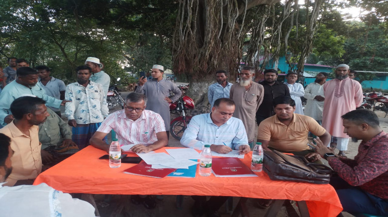 যশোরের চৌগাছায় পুলিশের গুলিতে পা হারানো দুই শিবির ...