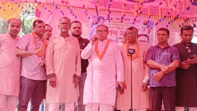 গণতন্ত্র ফিরেছে, মানুষ এখন শান্তিতে আছে: বাঘারপাড়ায় ধানের শীষের প্রচারণায় টিএস আইয়ুব