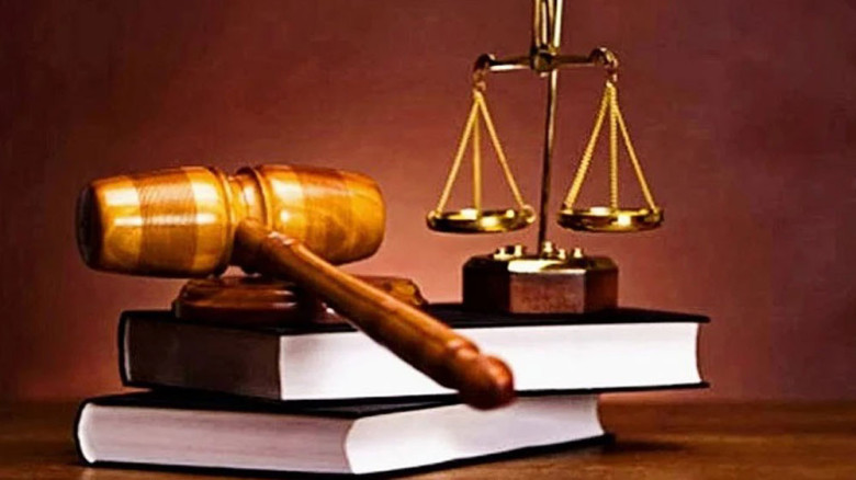 খড়কির বাবুকে হত্যার অভিযোগে কোতয়ালি থানার সাবেক দুই কর্মকর্তাসহ তিনজনের বিরুদ্ধে আদালতে মামলা