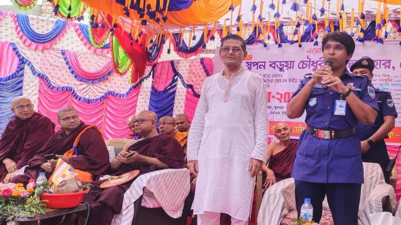 বেনাপোলে বৌদ্ধদের শ্রেষ্ঠ ধর্মীয় উৎসব ‘কঠিন চীবর দানোৎসব’ অনুষ্ঠিত