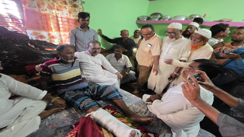 নিজামপুরে অসুস্থ নেতাকর্মীদের খোঁজখবর নিলেন সাবেক এমপি মফিকুল হাসান তৃপ্তি