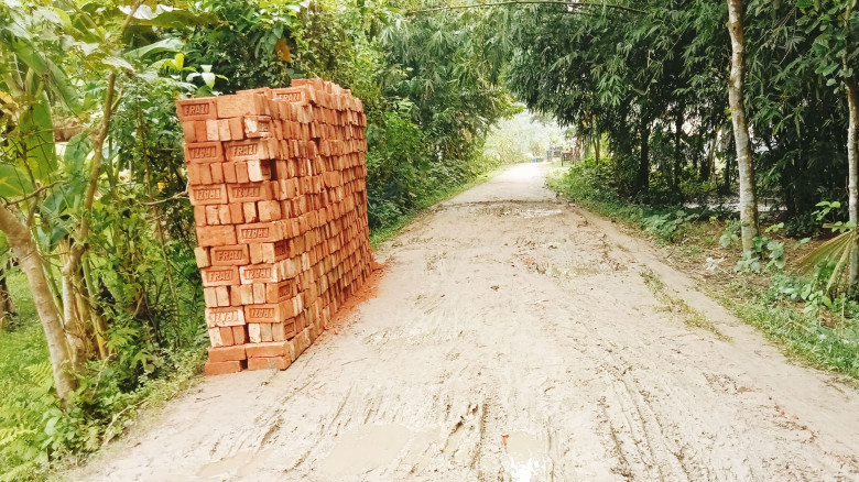 যশোরের বাঘারপাড়ায় এডিপি প্রকল্পের কাজে অনিয়মের অভিযোগ