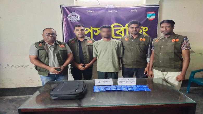 যশোরে ডিবির অভিযানে ৩৫০০ পিচ ইয়াবাসহ আটক-১