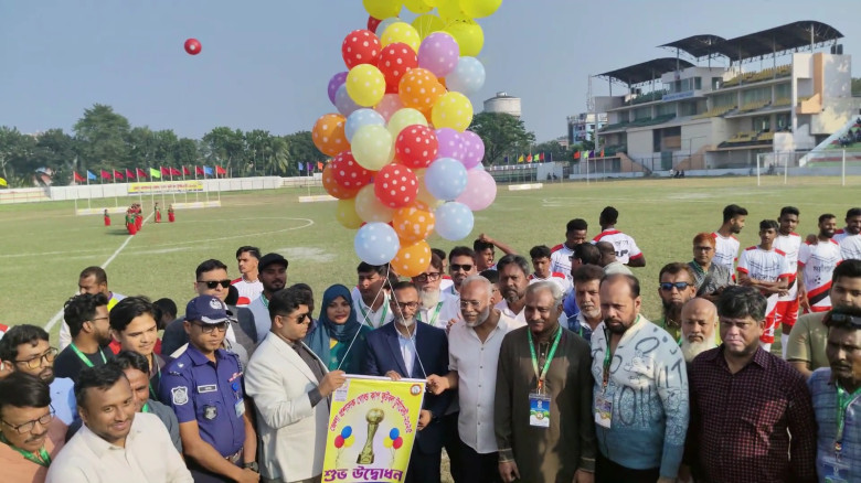 যশোর জেলা প্রশাসক গোল্ডকাপ ফুটবল টুর্নামেন্টের উদ্বোধন