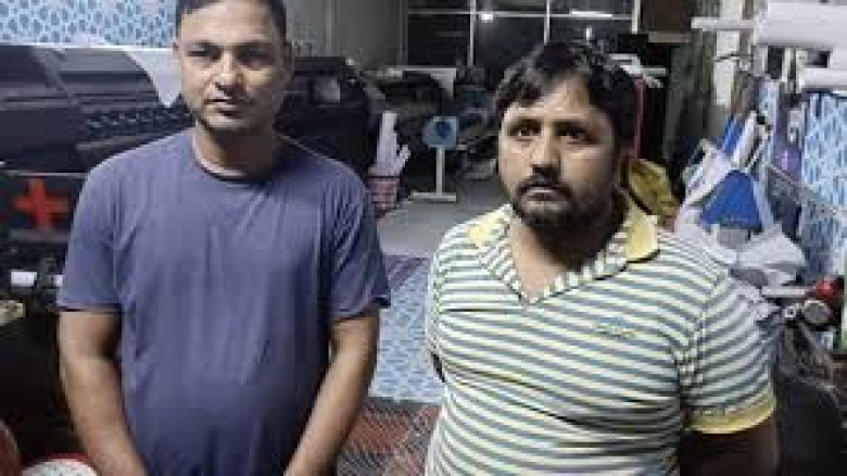 যুবলীগের ব্যানার তৈরীর মামলায় দেবু  ও নাহিদ রিমান্ডে, ঢোল রফিক ও ফুল কারাগারে