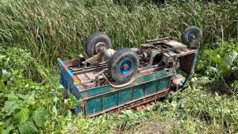 অভয়নগরে জ্বালানি কাঠ বোঝাই ট্রলি উল্টে ছোট ভাইয়ের মৃত্যু