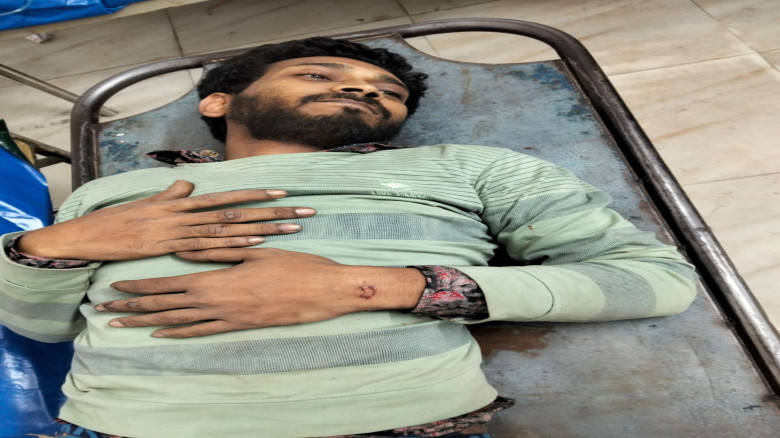 যশোরে ৯মামলার আসামীকে গণপিটুনি দিয়ে পুলিশে সোপর্দ