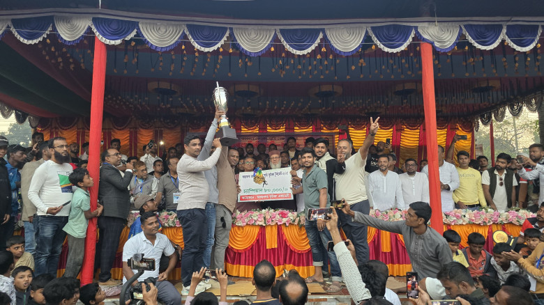 'আরাফাত রহমান কোকো স্মৃতি ফুটবল টুর্নামেন্ট' ঝিনাইদাকে হারিয়ে অভয়নগর চ্যাম্পিয়ন