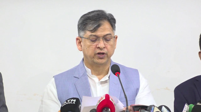 গুলশানে রুদ্ধদ্বার বৈঠক শেষে বিএনপির ঘোষণা: তারেক রহমান দ্রুত দেশে আসছেন