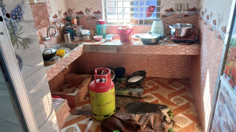 চৌগাছায় গ্যাস সিলিন্ডার বিস্ফোরণে নারী আহত, অগ্নিকাণ্ডে ক্ষতি ৬০ হাজার টাকা