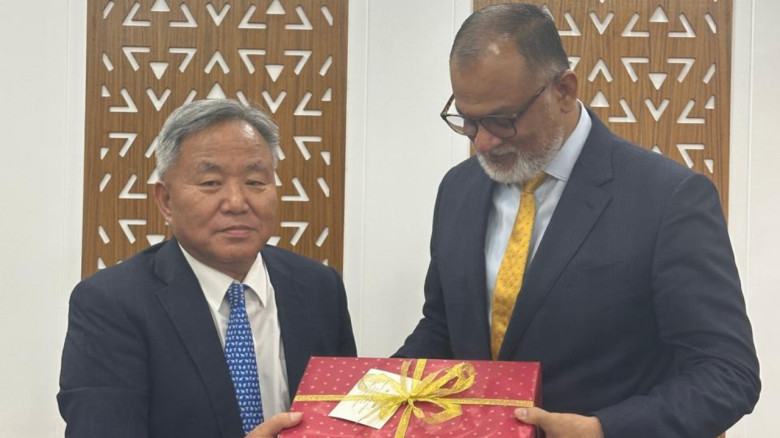 বাণিজ্য ও বিনিয়োগে নতুন গতির প্রত্যাশা: বিদায়ী কোরিয়ান রাষ্ট্রদূতের সঙ্গে উপদেষ্টার বৈঠক