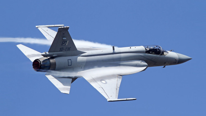 বাংলাদেশের কাছে ‘জেএফ-১৭ থান্ডার’ যুদ্ধবিমান বিক্রির প্রস্তাব পাকিস্তানের