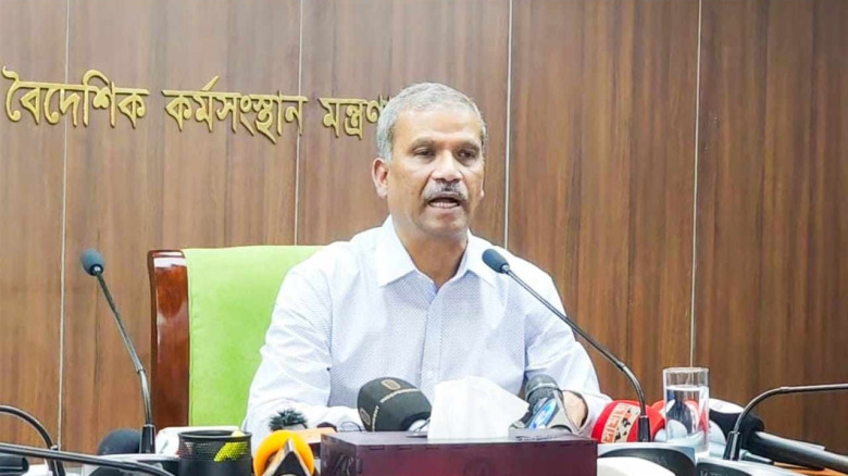 ‘জুলাইকে নিরাপদ রাখা আমাদের পবিত্র দায়িত্ব’: আসিফ নজরুল