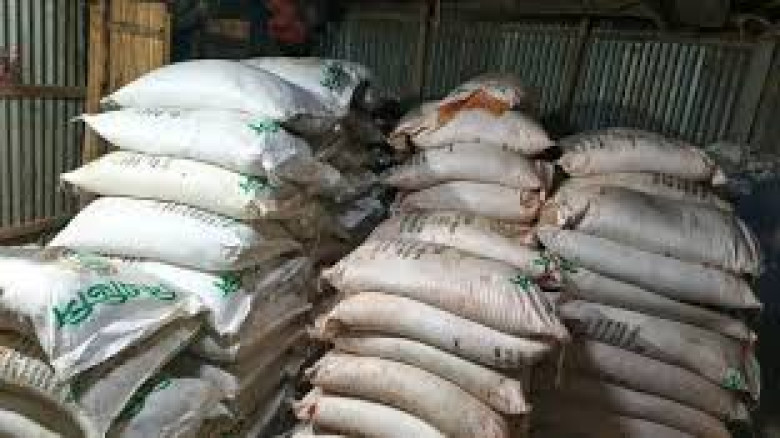 অভয়নগরে ব্যবসায়ীকে জরিমানা, মজুদকৃত সার জব্দ