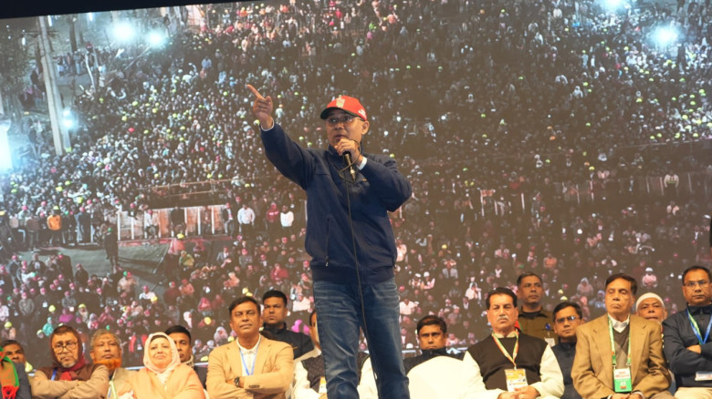 ৭ জেলায় নির্বাচনী সমাবেশ, ভোরে ঢাকায় ফিরলেন তারেক রহমান