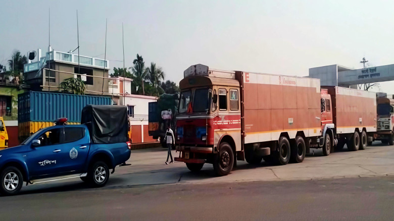 বেনাপোল স্থলবন্দর দিয়ে দেশে ঢুকল ১২৫ মেট্রিক টন বিস্ফোরক, জনমনে আতঙ্ক