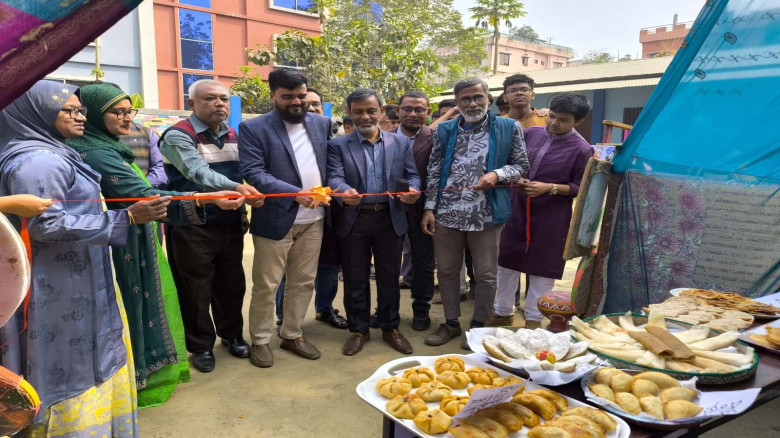 মিষ্টি ও ঝাল কুলি-সুন্দরী ডিম: বিচিত্র নামে বাহারি পিঠা পরিচিতি উৎসব