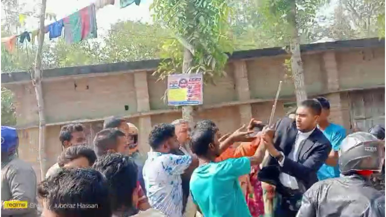 ঝিকরগাছায় বিএনপি ও জামায়াত সমর্থকদের মধ্যে সংঘর্ষ, আহত ১০, প্রতিবাদে জামায়াতের বিক্ষোভ