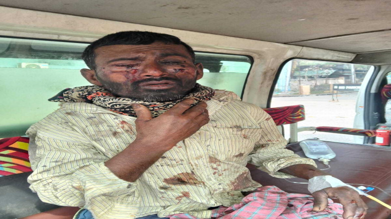 বাঘারপাড়ায় ব্যবসায়ীদের সাথে বিএনপি প্রার্থী মতিয়ার ফারাজীর মতবিনিময়