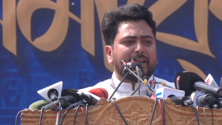 সন্ধ্যার মধ্যে সিদ্ধান্ত বাতিল না করলে ইসি ঘেরাওয়ের হুঁশিয়ারি নাহিদের