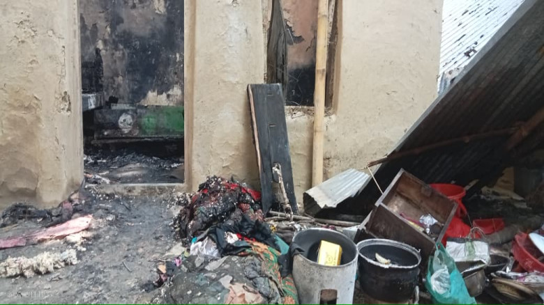 রাইস কুকার থেকে আগুনের উৎপত্তি, নিঃস্ব একটি পরিবার