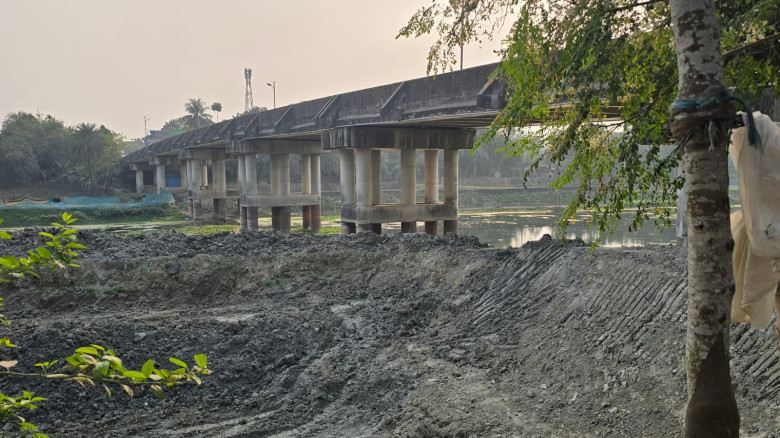 ছবির ক্যাপশন: 