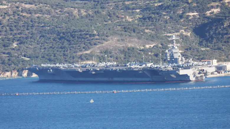 ‘সম্মিলিত প্রচেষ্টায় সমাজ পরিবর্তন সম্ভব’—মোবারক কাঠিতে উপহার বিতরণকালে মুন্সি নাজমুল