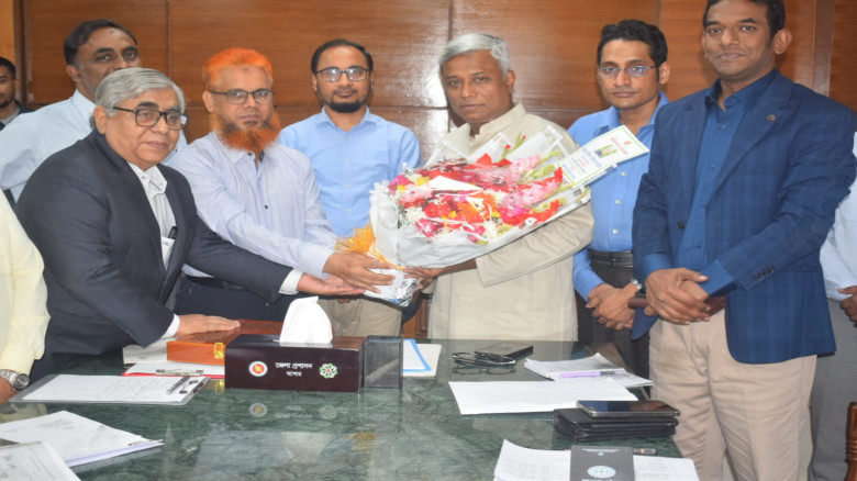 যশোরে সাংবাদিক কল্যাণ ট্রাস্টের অনুদান পেলেন ৯৪ সাংবাদিক