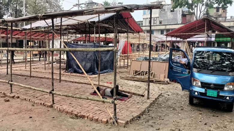 অনুমোদনহীন ঈদ মেলার আয়োজন বন্ধ করল প্রশাসন...