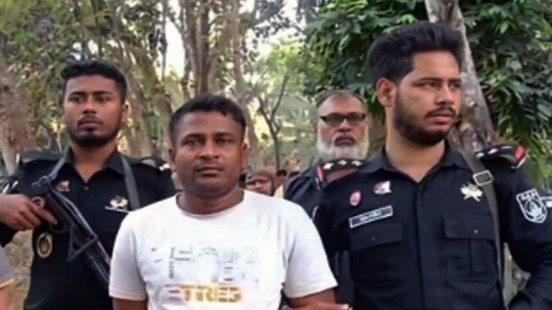 ককটেল ও দেশী অস্ত্রসহ হত্যা মামলার আসামি গ্রেপ্তার