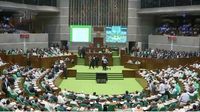 সংসদ অধিবেশন শুরু বেলা ১১টায়